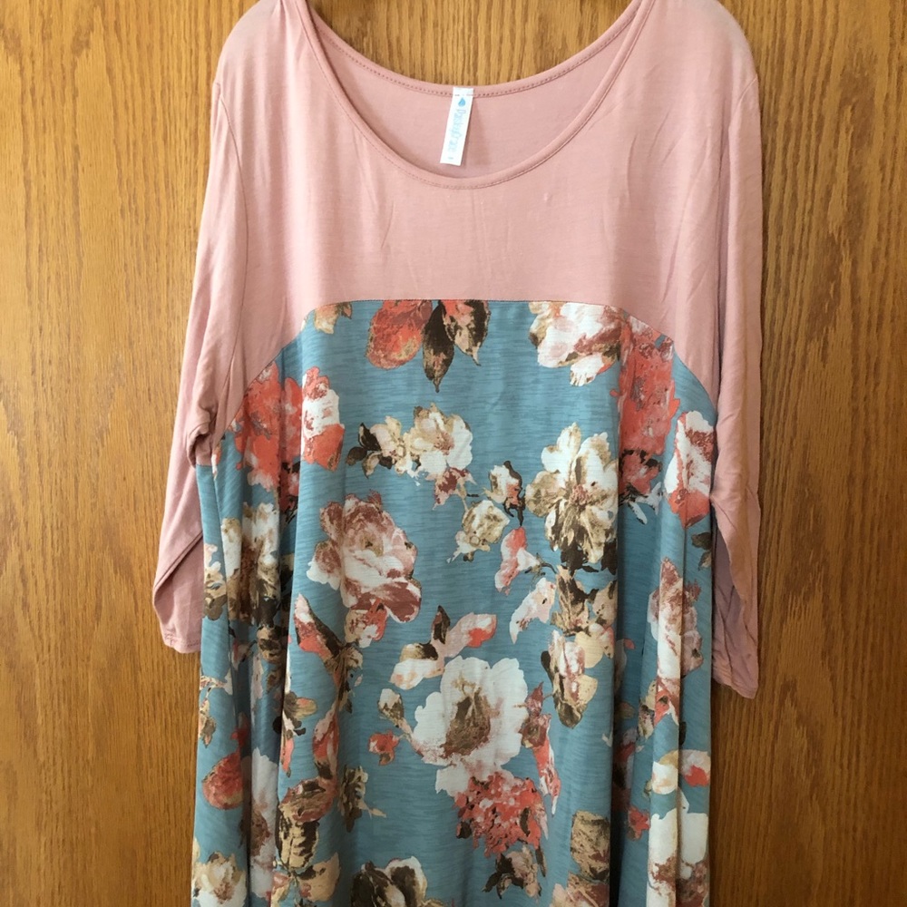 Blouse top. Smoke free home
